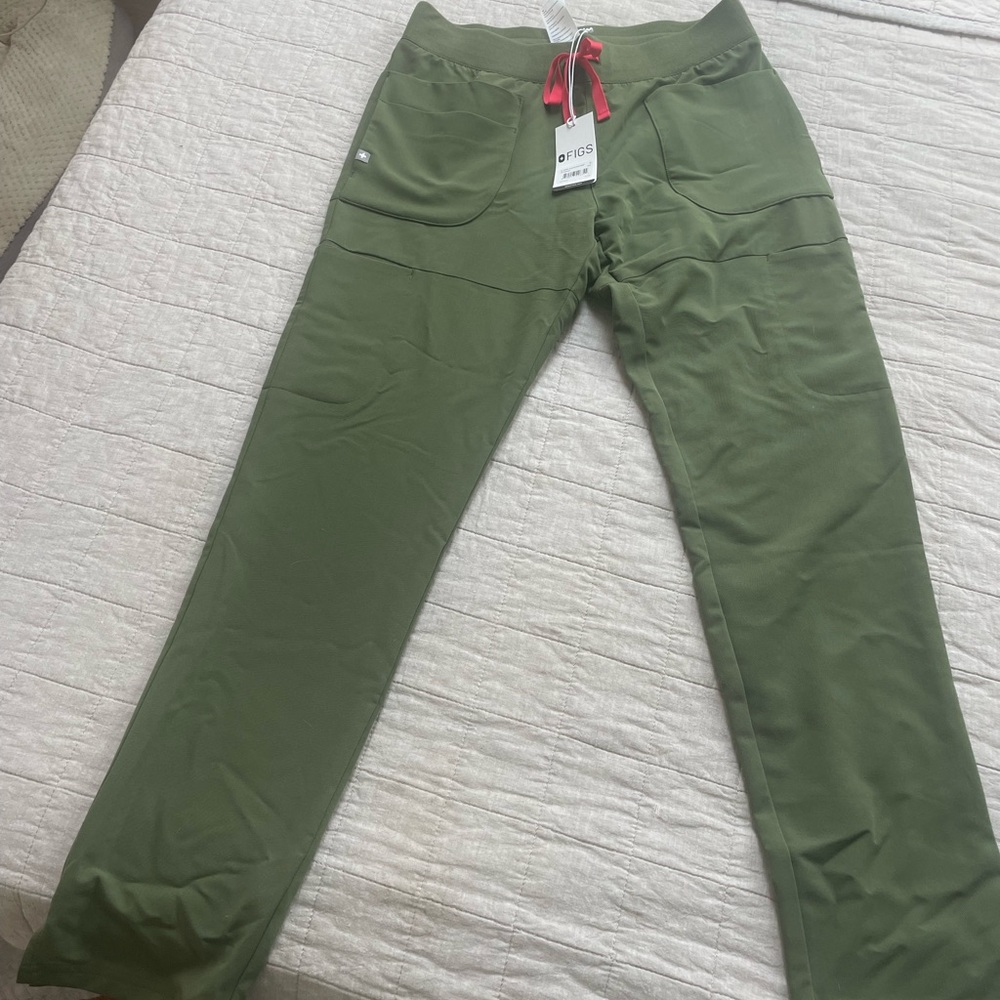 FIG scrubs pants only size small new tags still on. Nepal slim